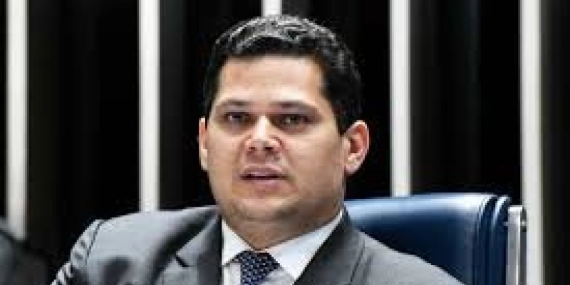 Alcolumbre manda arquivar PEC da Blindagem após rejeição da CCJ