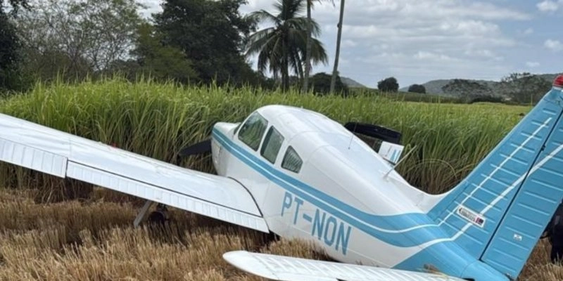 Avião de Cícero Lucena  que  sai de Sousa sofre pane e faz pouso de emergência em Alagoa Grande