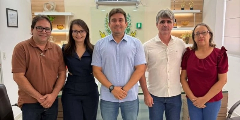 Ao realizar mudanças no secretariado, Helder Carvalho enfatiza o compromisso com os aliados, com Odair assumindo vaga na Câmara