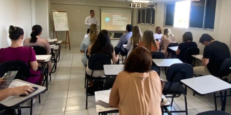 Hospital Municipal Santa Isabel promove palestra sobre educação financeira para servidores