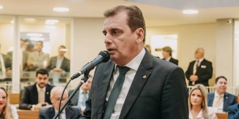 João Azevêdo sanciona lei de Chico Mendes contra riscos das apostas online