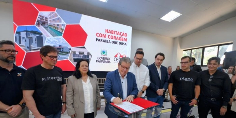 João Azevêdo anuncia construção de mais de 10.250 moradias e assegura recursos para população ter acesso à casa própria