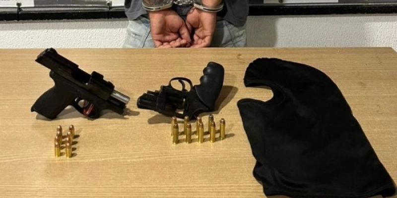  PM apreende armas com homem que era procurado pela justiça por assassinatos na Capital