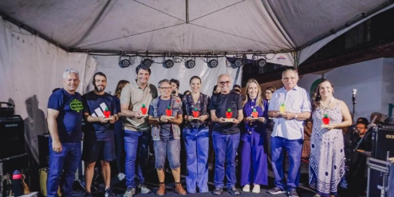 Cícero Lucena celebra aniversário do Bessa com investimentos em iluminação inteligente, câmeras e integração dos parques na região
