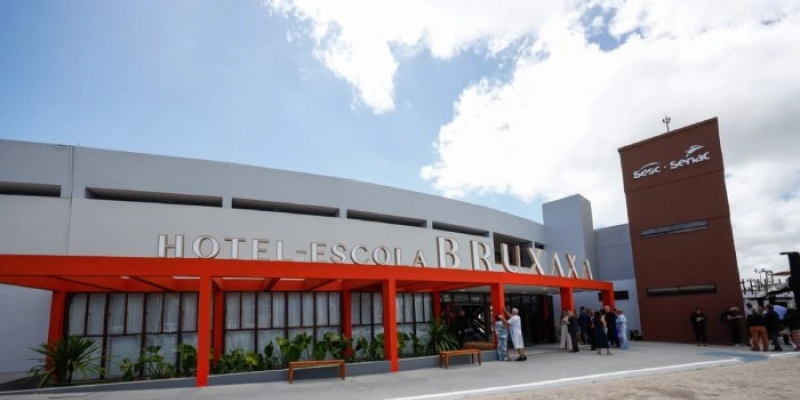 João Azevêdo reabre Hotel Bruxaxá e destaca importância do investimento para o impulsionamento do turismo da região e qualificação de mão de obra