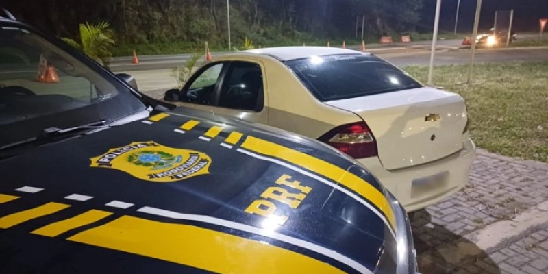 PRF prende foragido, recupera veículo e detém dois por embriaguez em fim de semana de fiscalização