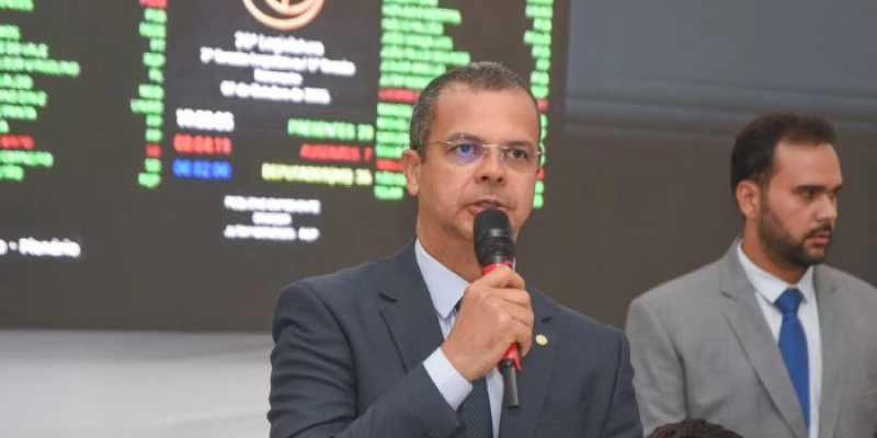 Assembleia aprova projeto de Jutay que dispensa reconhecimento facial ou biometria para pessoas com deficiência e neurodivergentes