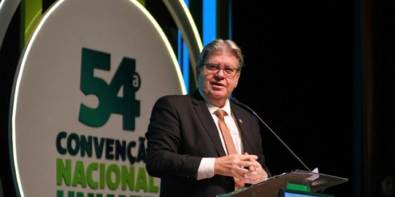 João Azevêdo prestigia abertura de convenção nacional da Unimed e destaca investimentos na Saúde da Paraíba