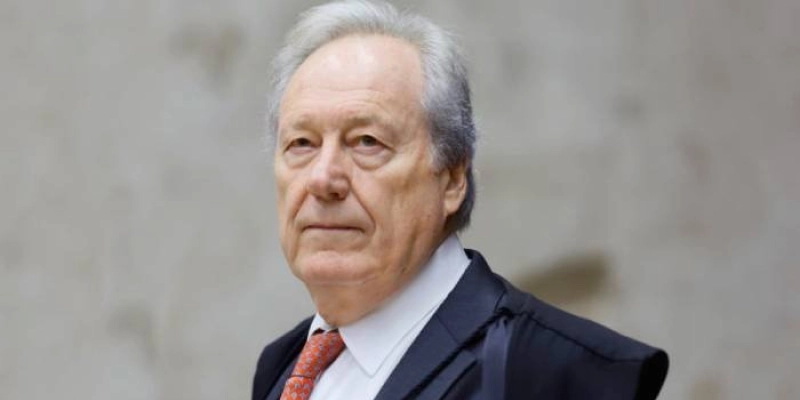 Indicado à vaga de Barroso ao STF será definido após retorno de Lula da Itália, diz Lewandowski