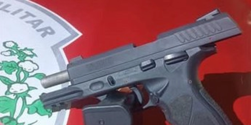 PM prende homem por porte ilegal de arma de fogo em balneário na Zona Rural de Joca Claudino