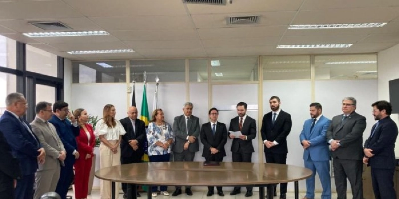 Dois promotores de Justiça são empossados em cargos de entrância final