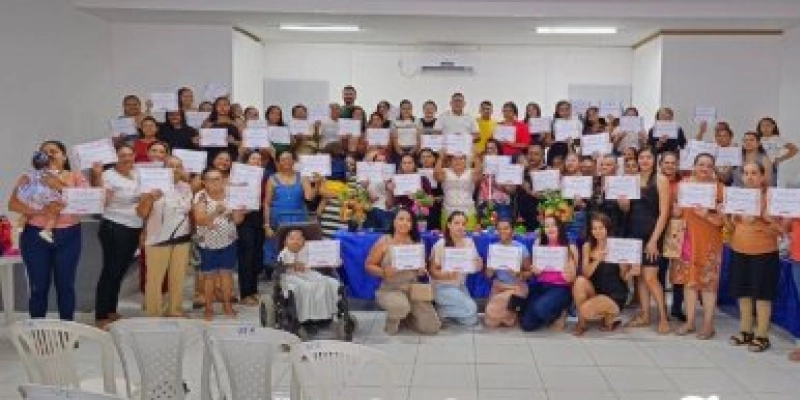 Aparecida incentiva empreendedorismo feminino com curso gratuito de artesanato