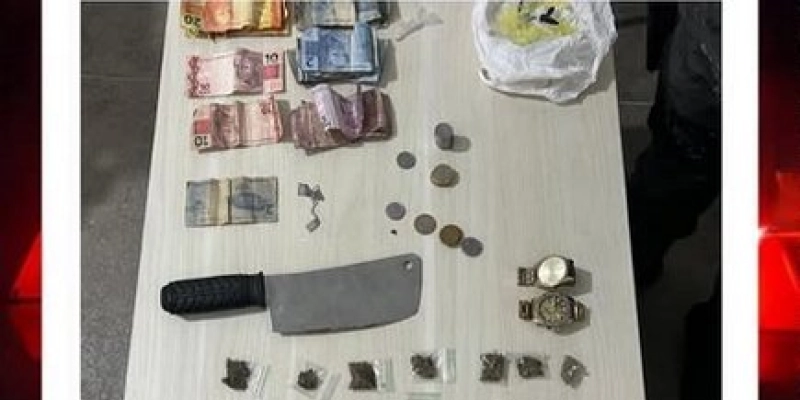 Polícia Militar prende suspeito e apreende drogas, dinheiro e materiais de tráfico em Cajazeiras