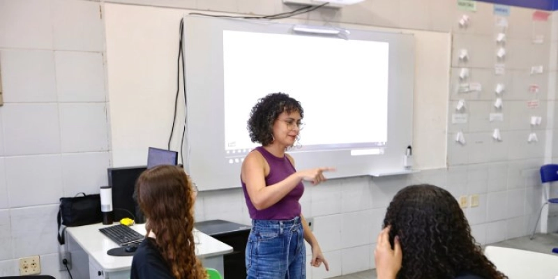Prefeitura de João Pessoa homenageia professores pelo compromisso com a formação de cidadãos