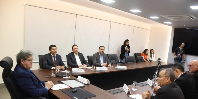 João Azevêdo destaca investimentos no Estado e trata de pautas de interesse regional com superintendente da Sudene