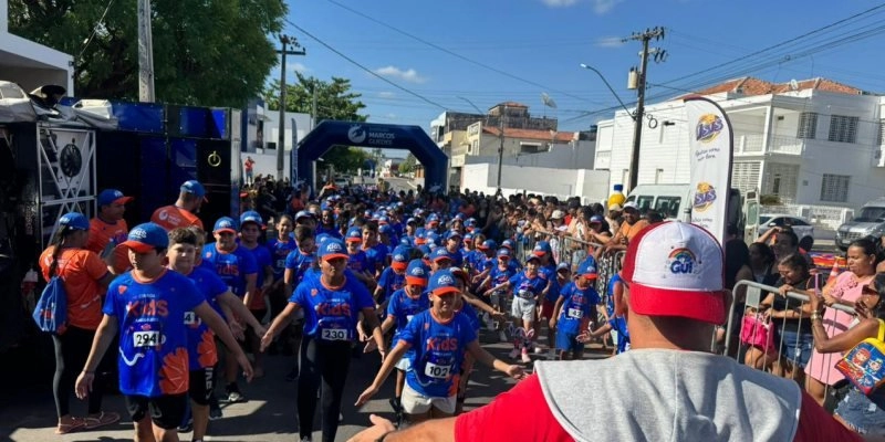 Alegria, movimento e solidariedade marcam a Corrida Kids Marcos Guedes