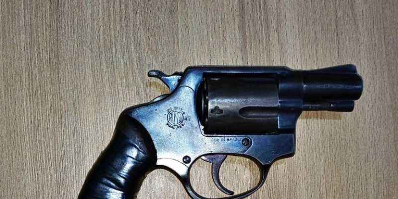 Em seis horas, PRF na Paraíba prende foragido por organização criminosa, recupera carro roubado, apreende moto adulterada e tira de circulação arma