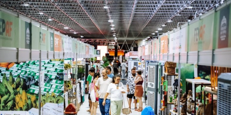 Feira Paraibana da Agricultura Familiar tem shows de Santanna O Cantador, Jorge de Altinho e Cavalo de Pau