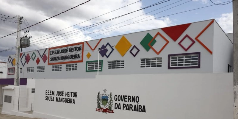 Lucas Ribeiro entrega escola, abastecimento d'água e autoriza pavimentação de distrito em Conceição 