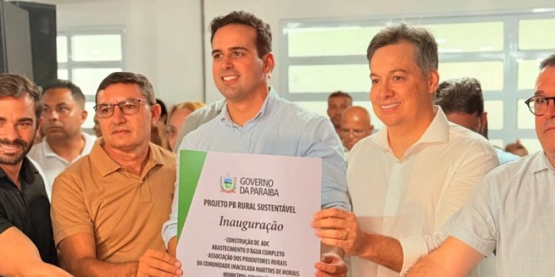 Ao lado do governador em exercício Lucas Ribeiro, Júnior Araújo celebra entrega de nova escola em Conceição, no Vale do Piancó