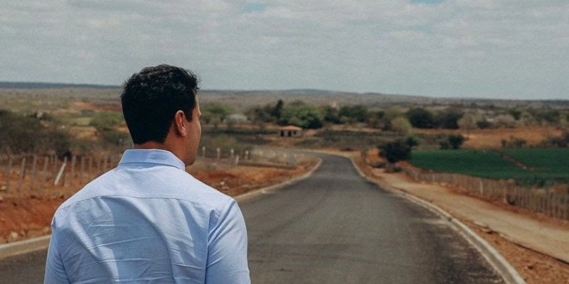 Lucas Ribeiro inspeciona obras de mobilidade urbana em Boqueirão e reforça desenvolvimento da região