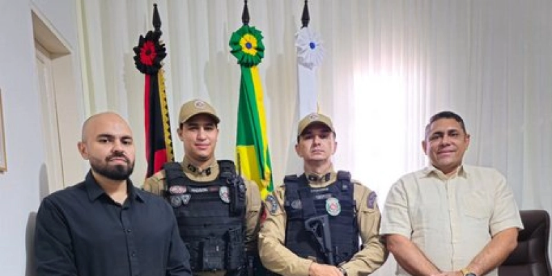 Prefeito João Neto recebe novos comandantes da 2ª Companhia de Polícia Militar em Aparecida