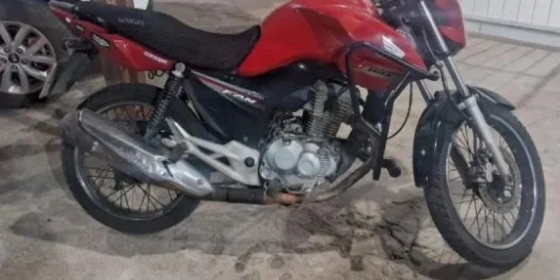 Polícia Militar apreende moto com sinais identificadores adulterados em Princesa Isabel