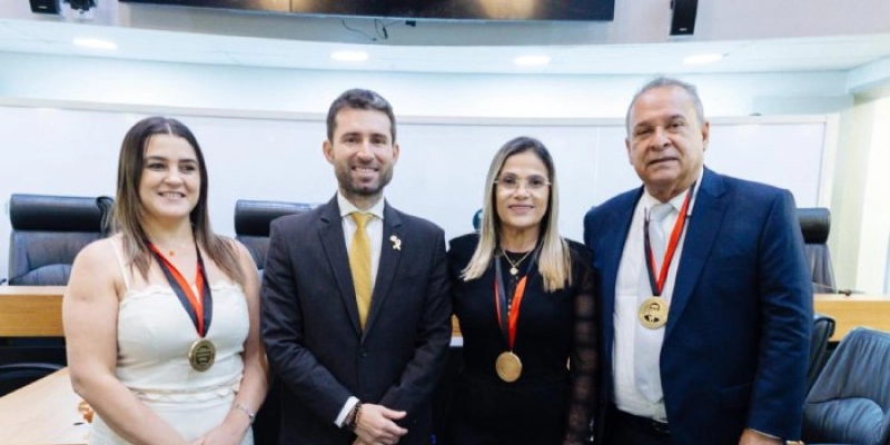 ALPB homenageia prefeitos que se destacam na educação em sessão solene proposta por Michel Henrique