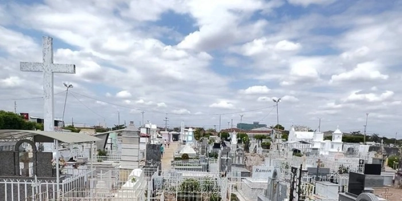 Dia de Finados: Prefeitura de Sousa realiza força-tarefa no Cemitério Municipal São João Batista