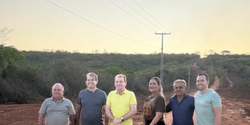Bal Lins e Chico Mendes inspecionam obras da estrada da Serra do Vital em São José de Piranhas
