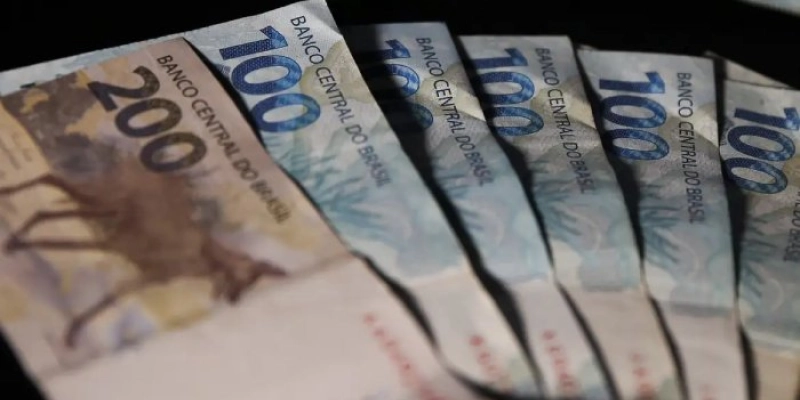 Produção industrial recua 0,4% em setembro, mostra IBGE