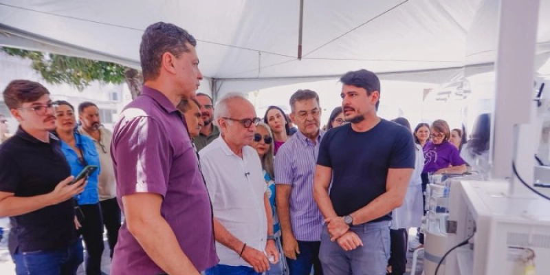 Cícero Lucena entrega novos equipamentos ao Instituto Cândida Vargas e reforça assistência a bebês prematuros