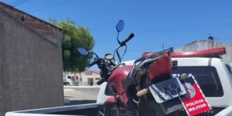 Polícia Militar apreende motocicleta com sinais de adulteração em Olho D’água