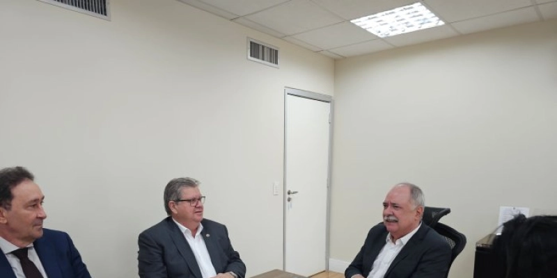 João Azevêdo trata de fortalecimento do programa PAA-Leite em audiência no Ministério do Desenvolvimento e Assistência Social