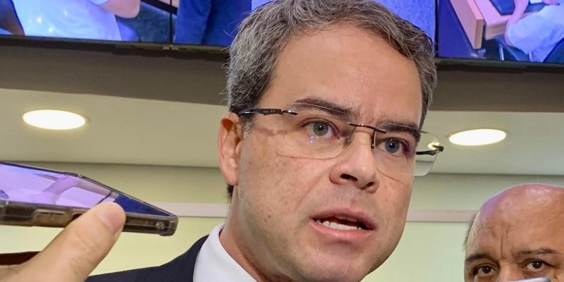 George Moraes reage a boatos e nega reunião entre Efraim Filho e Aguinaldo Ribeiro: “Querem desviar o foco do que importa”