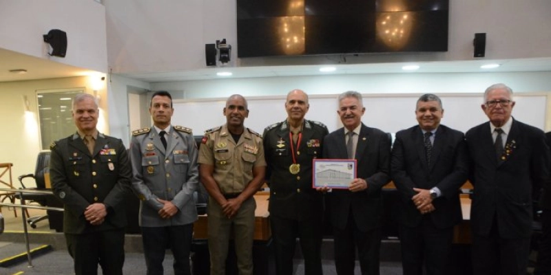 ALPB concede Cidadania Paraibana e Medalha Epitácio Pessoa ao General de Exército Maurílio Miranda Neto Ribeiro