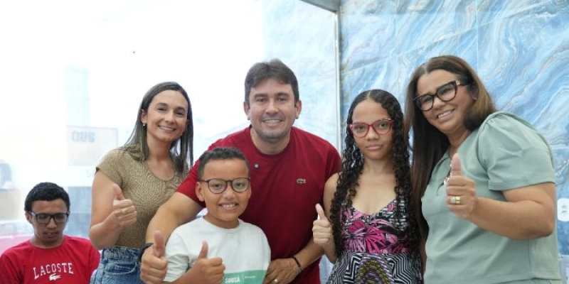 Em Sousa, gestão Helder Carvalho realiza entrega de 80 óculos pelo Programa Mais Visão
