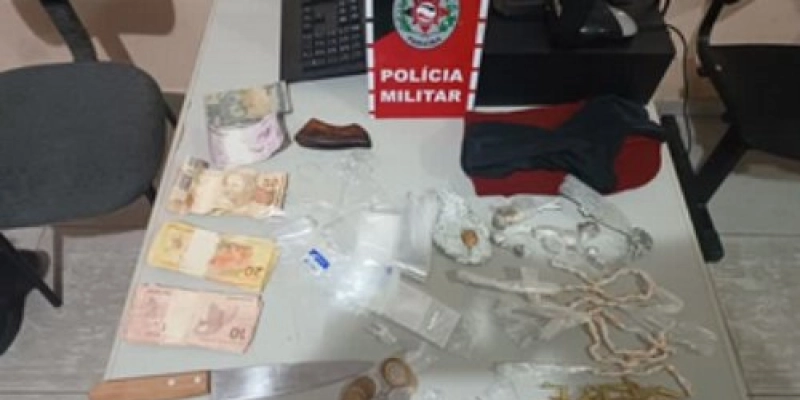 Polícia Militar prende homem em flagrante e apreende drogas e munições, no Sertão