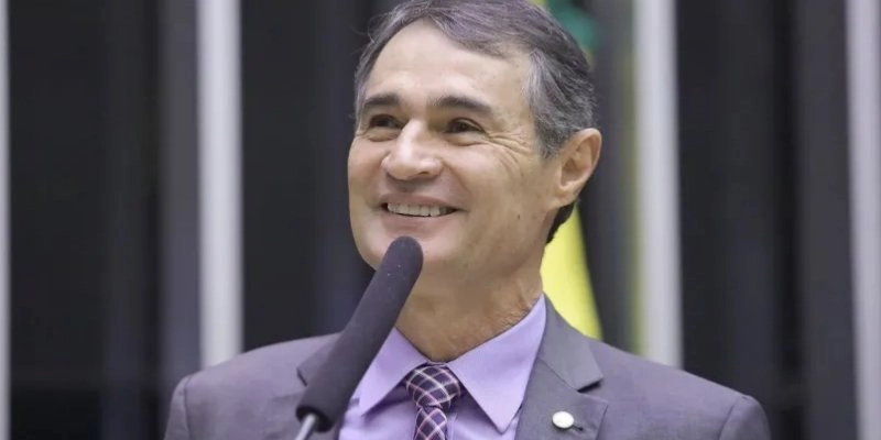 Romero Rodrigues descarta convite para vice de Cícero Lucena e critica vaidades na oposição para 2026