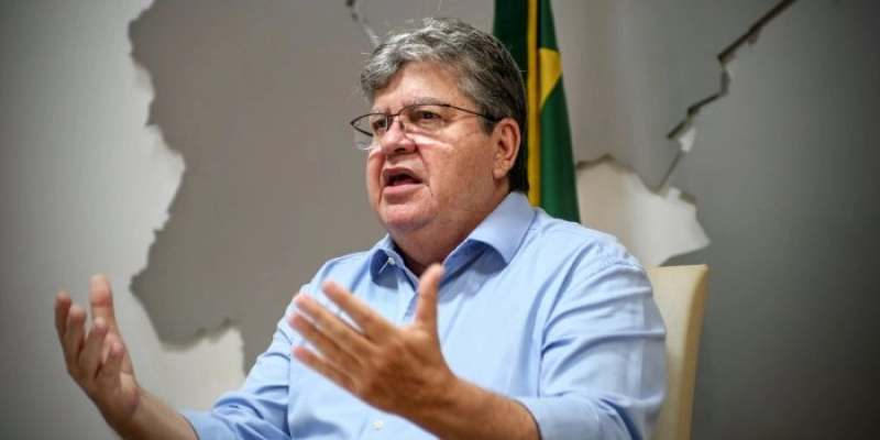 João Azevêdo assina termo de cooperação técnica com MPPB e Uber para reforçar segurança de passageiros e motoristas