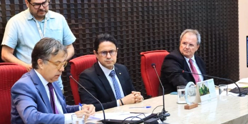 MP e TCE firmam acordo para fiscalizar pactos de redução de temporários nos municípios