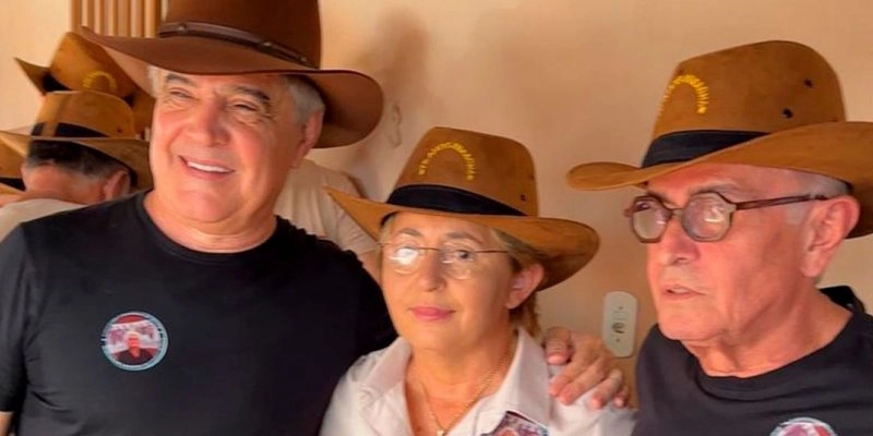 Cavalgada em Uiraúna reúne Wellington Roberto, Cícero Lucena e lideranças políticas
