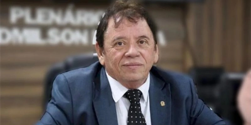 Despesas sem comprovação e irregularidade em cargos motivam parecer contra Câmara de Cajazeiras
