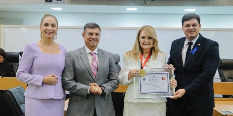 ALPB concede cidadania paraibana e medalha Epitácio Pessoa à professora Tânia Castelliano