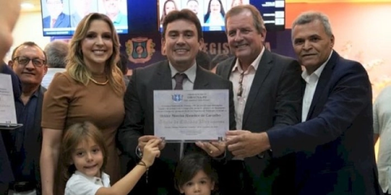 Câmara Municipal de Uiraúna concede Título de Cidadão Uiraunense ao prefeito Helder Carvalho em solenidade marcante