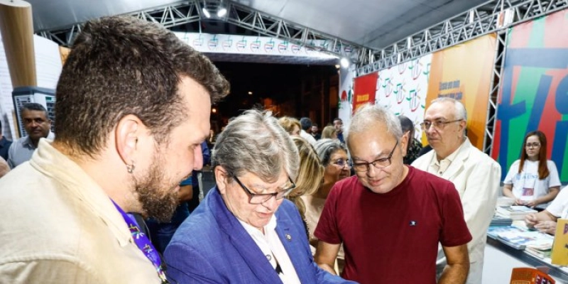 João Azevêdo abre FliParaíba e autoriza editais para lançamento de novas obras literárias e equipar bibliotecas