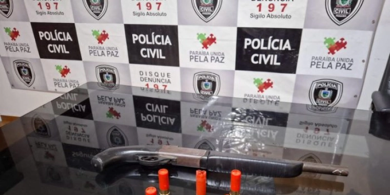 Polícia Civil prende dois suspeitos e apreende espingarda calibre 12 no interior da PB