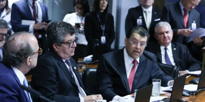 Comissão do Senado aprova aumento da taxação de fintechs e bets
