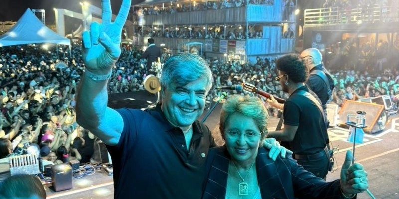 Deputado Wellington Roberto prestigia os 72 anos de Uiraúna ao lado da prefeita Leninha Romão