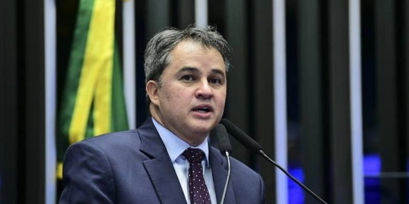 Federação União Brasil–PP ameaça candidatura de Efraim e abre caminho para sua saída do partido